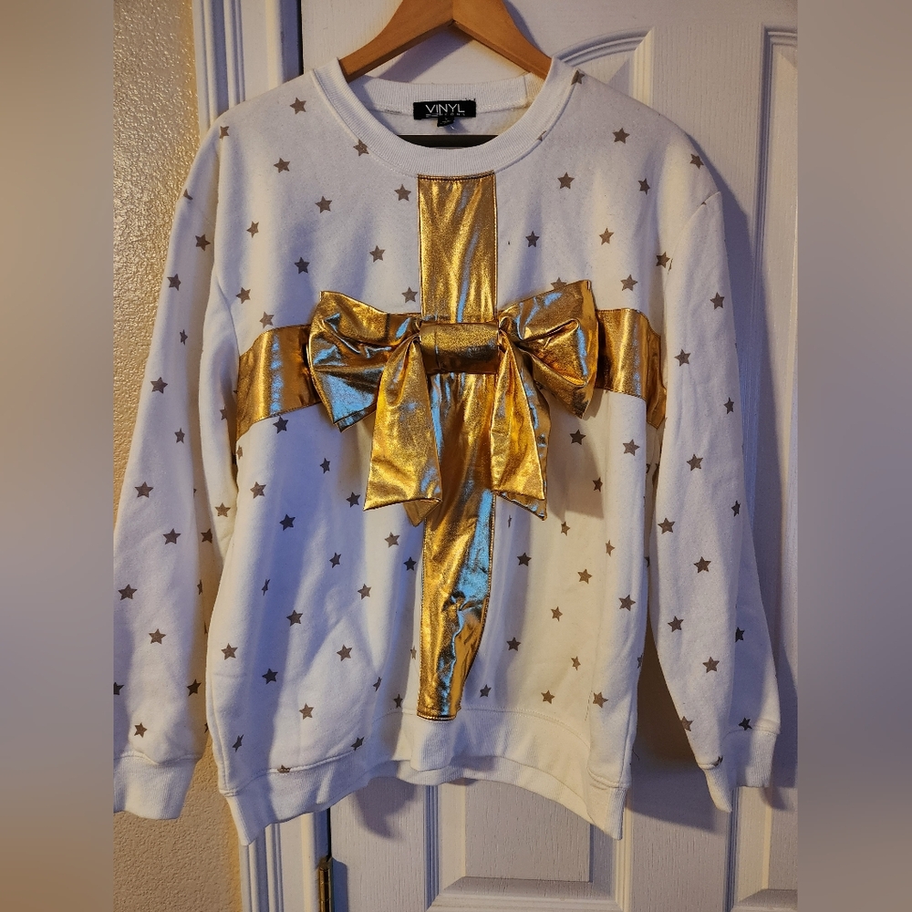 Vinyl Gold Bow Sweatshirt 🎁